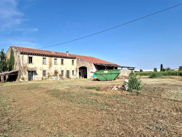 V005517 - NOGAROLE ROCCA – RUSTICO CON 3.100 MQ DI TERRENO PRIVATO - Foto 2