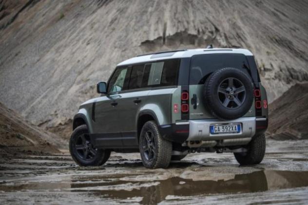 LAND ROVER Defender 110 3.0D I6 350 CV AWD Auto X rif. 24169948