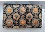 BELLISSIMA POCHETTE DA SERA RICAMATA IN ORO CON PIETRE DURE NUOVA, INDIA.
