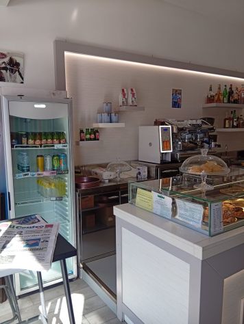 AFFITTASI LOCALE COMMERCIALE BAR ARREDATO RISTRUTTURATO E RINNOVATO - Foto 4