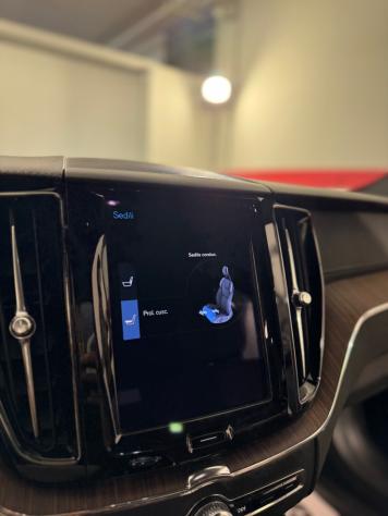Volvo XC 60 XC60 B4 (d) AWD Geartronic Inscription FULL OPTIONAL, SEDILI IN PELLE CON REGOLAZIONE ELETTRICA CON MEMORIA, CRUISE ADATTIVO, CLIMA TRI-ZO - Foto 9