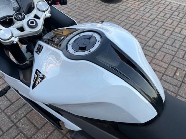 Triumph Daytona 660 Triumph Daytona 660 - Foto 8