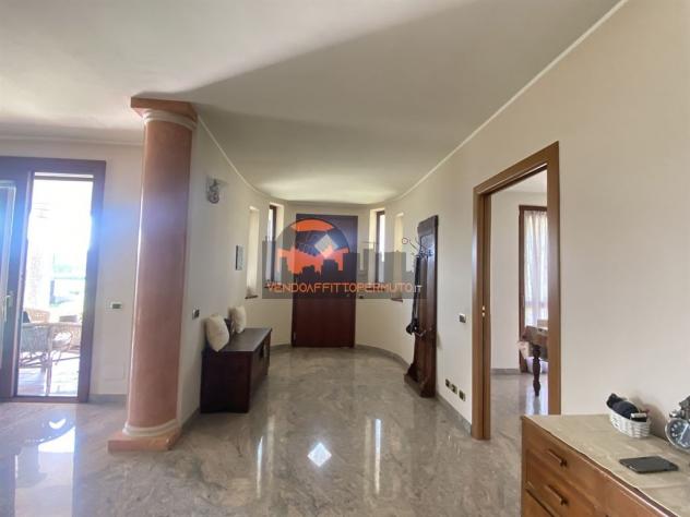 VILLA SINGOLA LIBERA SU QUATTRO LATI - Foto 9