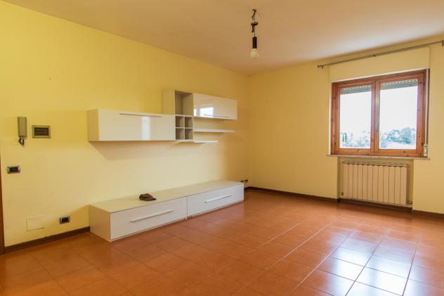 Pentalocale in vendita a Siena