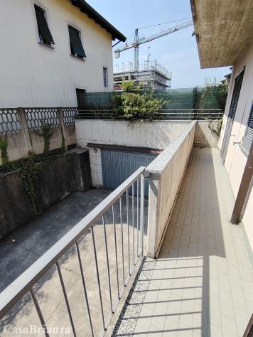 Vedano al Lambro, ampio trilocale con giardino. - Foto 13