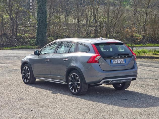 Volvo V60 Cross Country CV-150 D3 Geartronic Summum 2016-E6 Automatico - Foto 4
