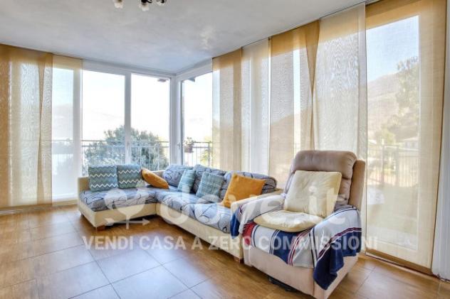 Villa di 500 m² con più di 5 locali in vendita a Maccagno con Pino e Veddasca - Foto 2