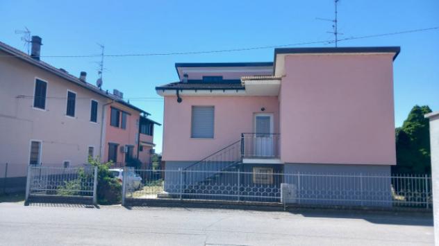 Villa di 213 m² con 3 locali e box auto doppio in vendita a Novara - Foto 2