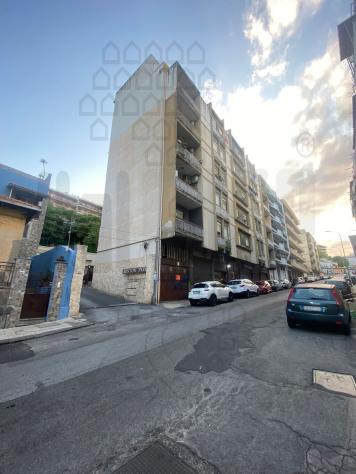 NEGOZIO di 2 vani e di 35 mq (MESSINA) rif. 2VS16315