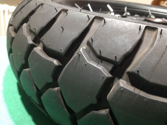 Ruote complete di Cerchio Gomme Dischi Freno per Moto Guzzi V85 Euro5 + Euro5+ - Foto 8
