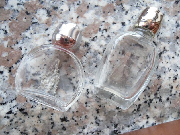 N° 2 BOCCIA IN VETRO PER ACQUA SANTA CON IMMAGINE DELLA MADONNA - - Foto 2