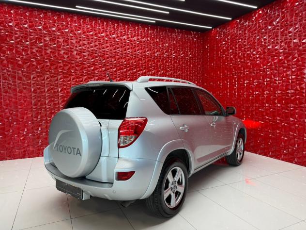 Toyota RAV 4 RAV4 2.2 D-4D 177 CV Luxury - Foto 6