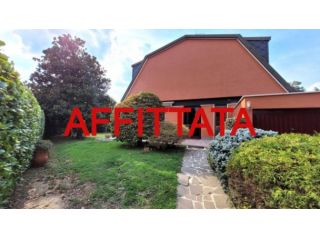 Villa di 270 m² con più di 5 locali e box auto in affitto a Arese