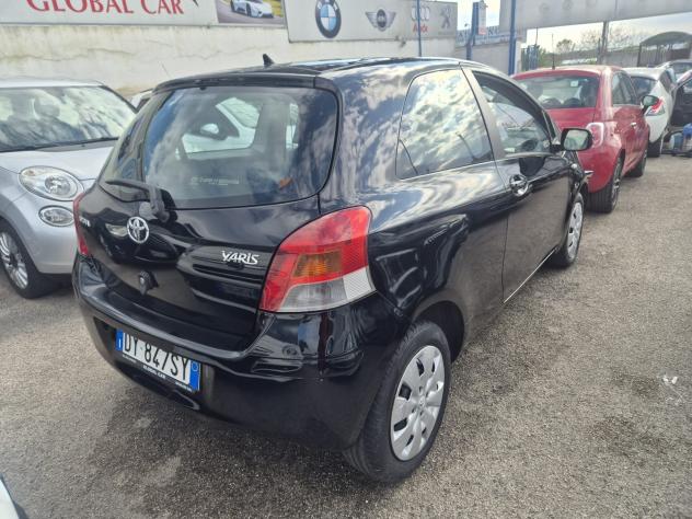 Toyota Yaris BENZINA UNICO PROPRIETARIO - Foto 4