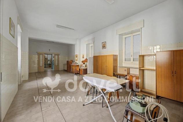 Palazzo / Stabile di 2800 m² con più di 5 locali in vendita a Leggiuno - Foto 9