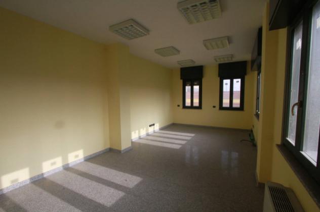 Immobile di 813 m² con 1 locale in affitto a Pero - Foto 14