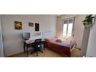 STANZA IN APPARTAMENTO CONDIVISO