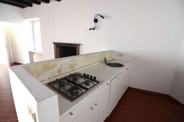 TRILOCALE SU DUE LIVELLI PARZIALMENTE ARREDATO IN CENTRO LECCO – ZONA PEDONALE - Foto 6