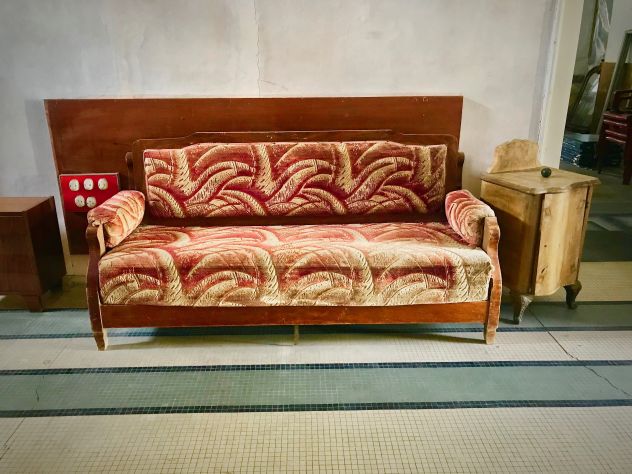 Antico Divano/Letto in Legno Massiccio - Epoca Fine ’800 - Da Restaurare