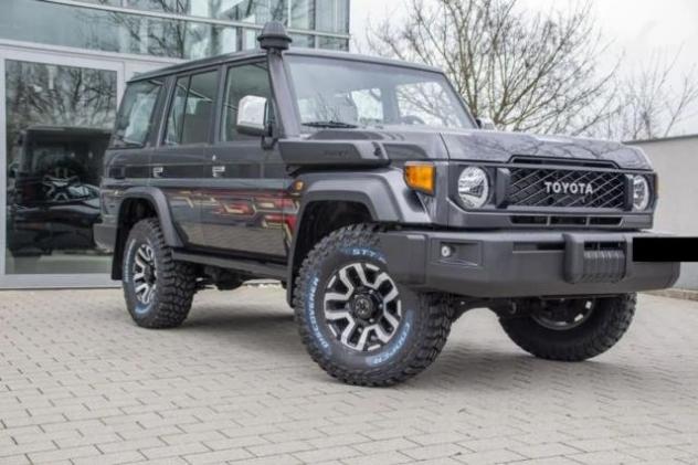 Toyota Land Cruiser GRJ 76 4.0 VX LIM '24 - Foto 2