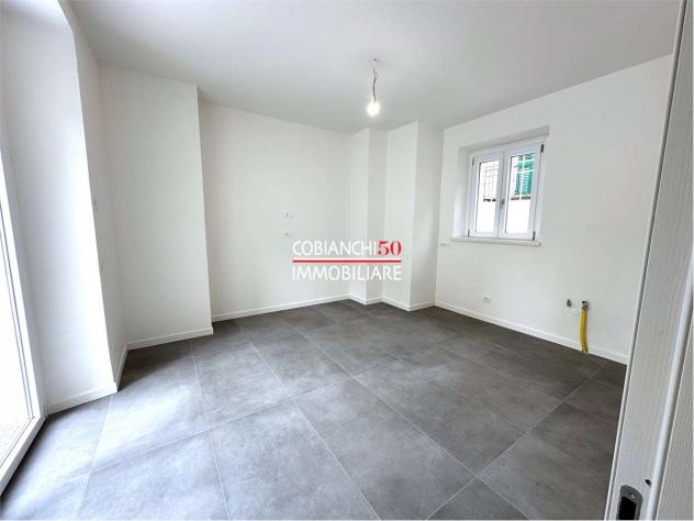 V000768 - INTRA, VILLA CON CORTILE IN CLASSE A2 - Foto 10