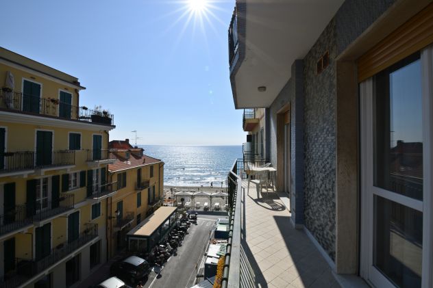 Alassio ottobre 2026 casa vacanza vista mare, pochi passi spiaggia