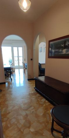 Camera spaziosa e luminosa, doppia uso singola, uso esclusivo parti comuni - Foto 8