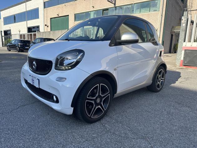 smart fortwo 1.0 52kW passion twinamic 71cv