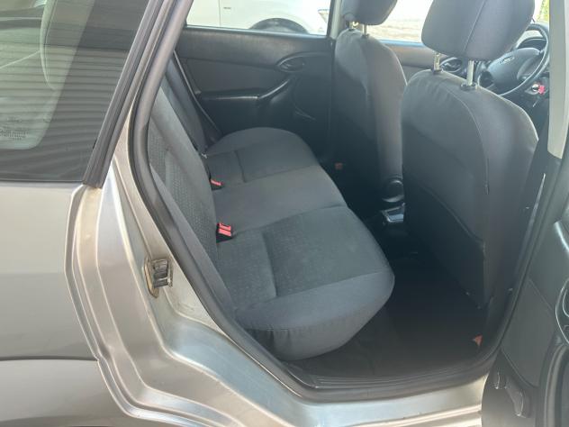 Ford Focus 1.8 TDCi 115CV (12 RATE) - Foto 6