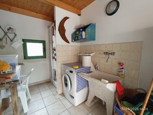 Appartamento con ingresso indipendente e posto auto . Primo piano . Completamente ristrutturato ed arredato . - Foto 16