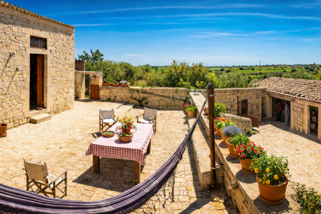 casa indipendente in vendita a Modica in zona Frigintini