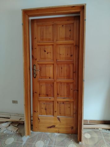 6 PORTE IN LEGNO MASSELLO DI PINO USATE – LOTTO 500 € TRATTABILI - Foto 3