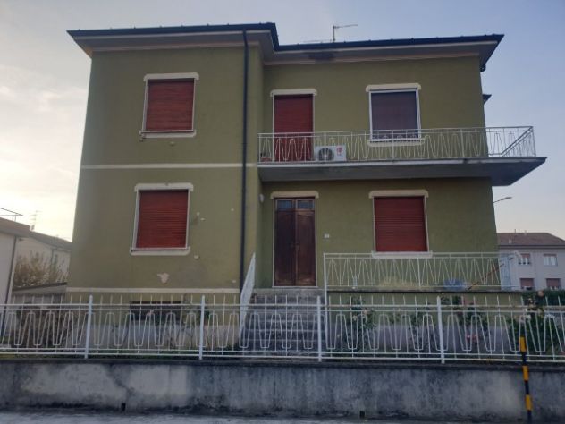 APPARTAMENTO CON INGRESSO INDIPENDENTE AL PIANO RIALZATO - Foto 10