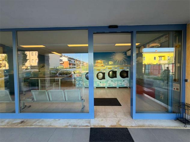 V005514 - NEGOZIO IN ZONA TIONE!!!