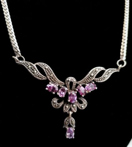 SPETTACOLARE E RAFFINATO COLLIER IN ARGENTO CESELLATO, AMETISTE E MARCASITI. - Foto 2