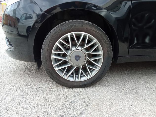 Lancia Ypsilon 1.0 Hybrid 70cv Gold - Foto 8