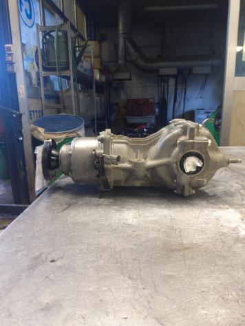DIFFERENZIALE POSTERIORE DACIA Duster 1° Serie 383002A01A K9K V8, K9K 874, K9K 878 Diesel 1461 cm³ / 1.5 l (1017) - Foto 7