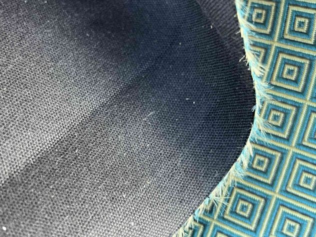 Scampolo tessuto a rombi avorio e verde per rivestimento - Foto 4