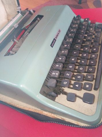 Macchina da scrivere Olivetti modello Lettera 32. Vintage. - Foto 4