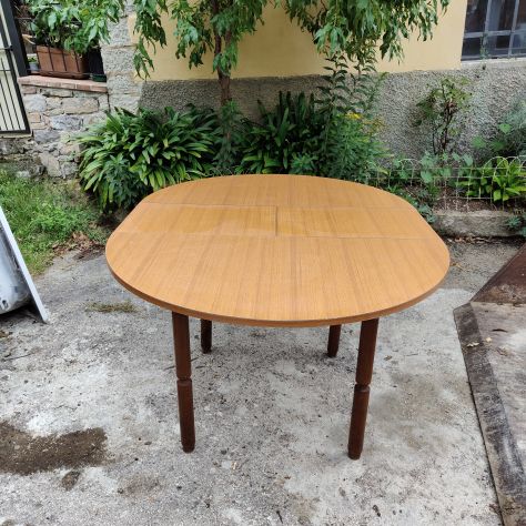 Tavolo allungabile in formica a Roccalbegna (GR) - Foto 3