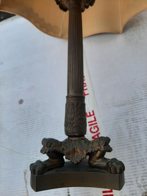 LAMPADA DA TAVOLO  ANTICA  IN LEGA CON CAPPELLO IN TELA - Foto 6