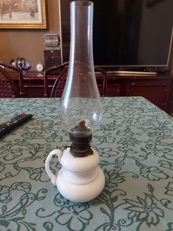 Lampada a petrolio vintage anni 50 60 in ceramica bianca - Foto 5