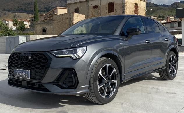 Audi Q3 SPB S Line interno ed esterno 2.0 TDI 150CV S-Tronic 35