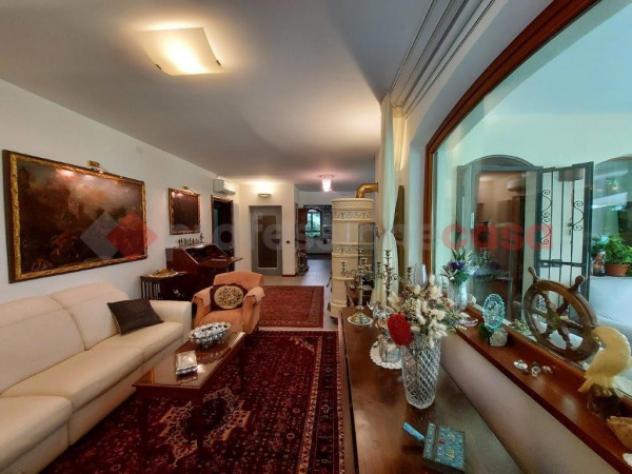 Villa di 550 m² con più di 5 locali e box auto doppio in vendita a Borgo Ticino - Foto 8