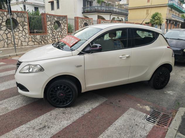 LANCIA YPSILON 0.9 ECOCHIC GOLD CV84 KW62 - Foto 4