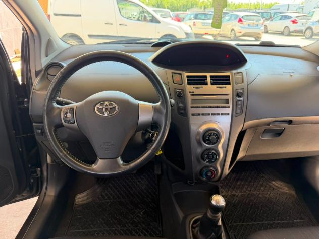 Toyota Yaris 1.0 5 porte Sol - Foto 7
