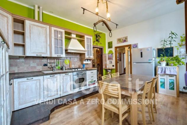 Appartamento di 110 m² con 4 locali e box auto in vendita a Guanzate