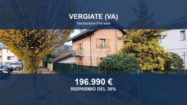 Immobile in asta di 209 m² con più di 5 locali e box auto doppio in vendita a Vergiate