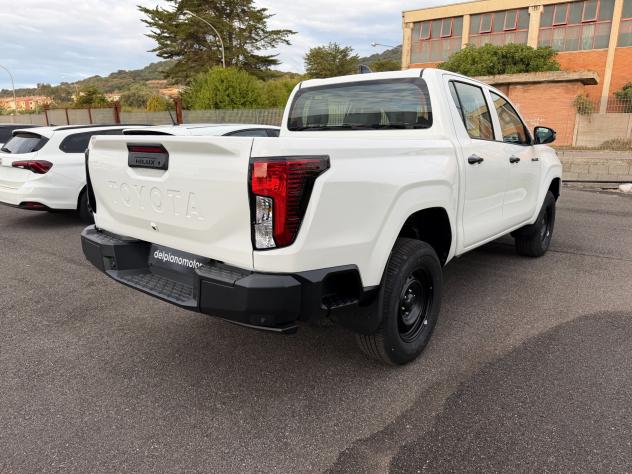 Toyota Hilux 2.8 D-4D A/T 4WD 48V 4 porte Double Cab KM ZERO - Foto 6