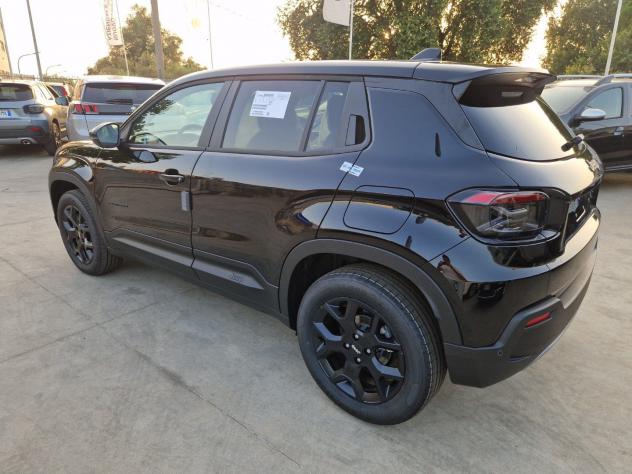 Jeep Avenger e-Hybrid 1.2 MHEV e-Hybrid Turbo Black Edition - Foto 4